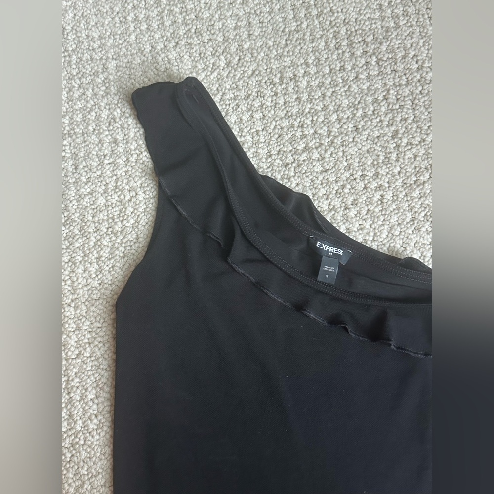 Express Elegant Black Ruffle Top - Picture 3 of 6